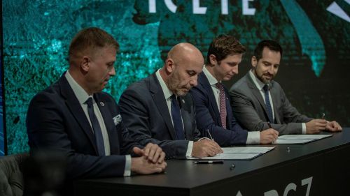 zdjęcie ekranu komputera na którym wyswietlane sa dane medyczne zdjęcie ekranu komputera na którym wyswietlane sa dane medyczne